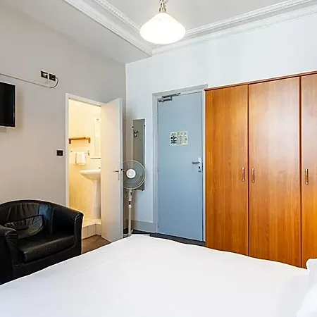 Des Bains Hotel 2*
